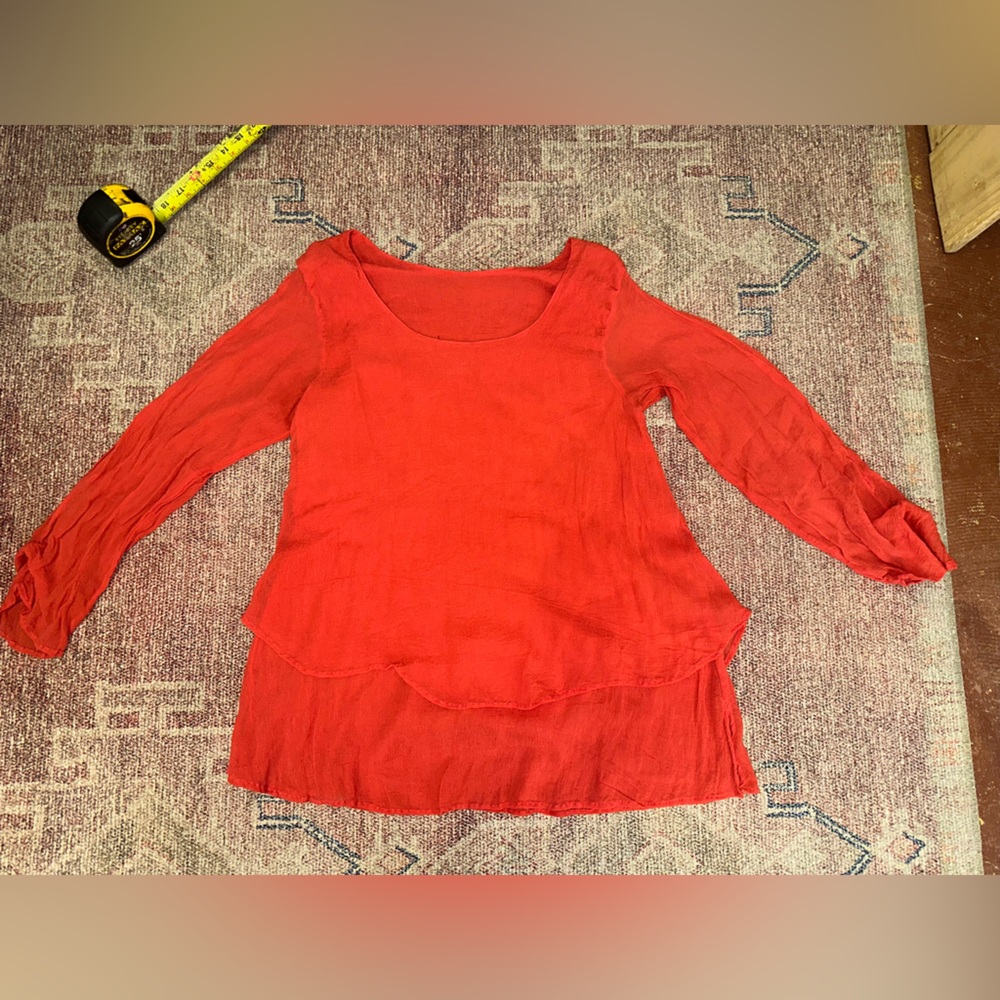 URU red delicate silk tiered long sleeve blouse with button detail size small